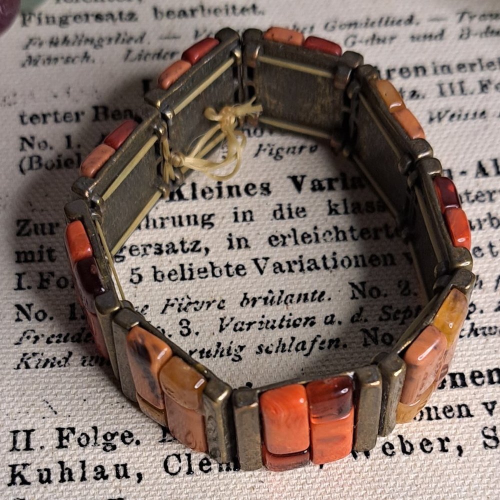 Vintage Carnelian and Jasper Strech Bracelet - Picture 2 of 6
